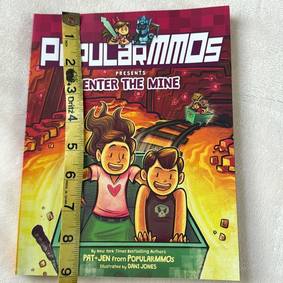 PAT+JEN POPULAR MMOs Presents"ENTER THE MINE"ILLUSTRATED PAPERBACK BOOK-ORIG VGC - Picture 9 of 10